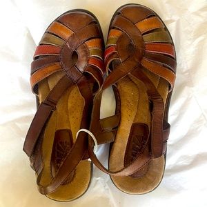 Earth Orgins 9m sandals